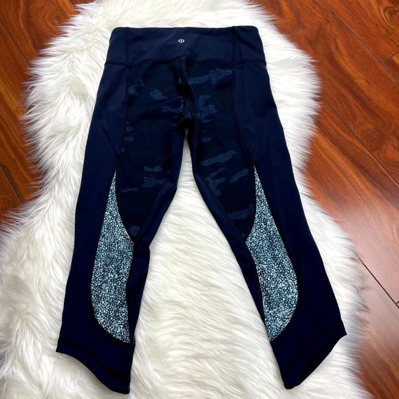Lululemon Capri Leggings Navy Camouflage 6 - Picture 8 of 8